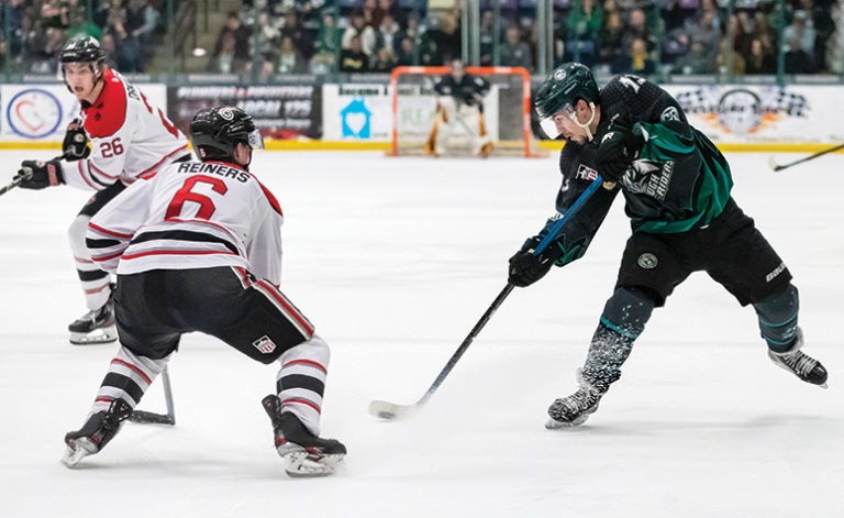 UConn lands ex-Cedar Rapids forward Nate Hanley, Harvard bolsters future blue line